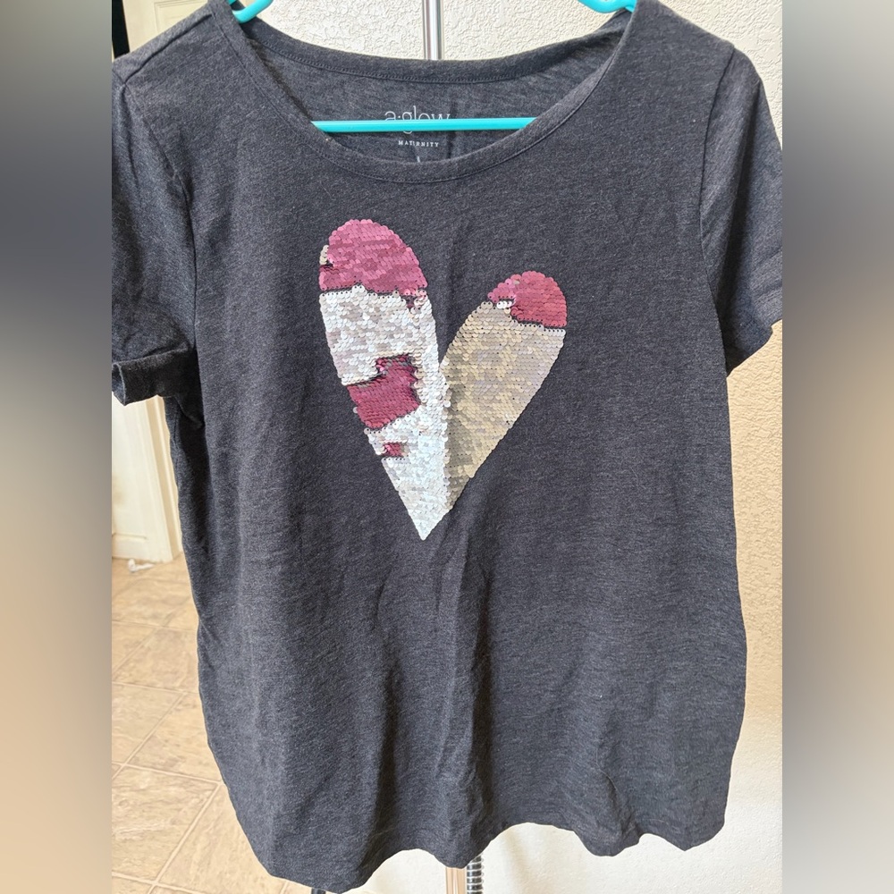 a:glow Maternity Heart T-shirt